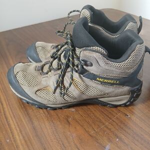 Merrell 8W Men's Yokota 2 Mid Waterproof hiking boots